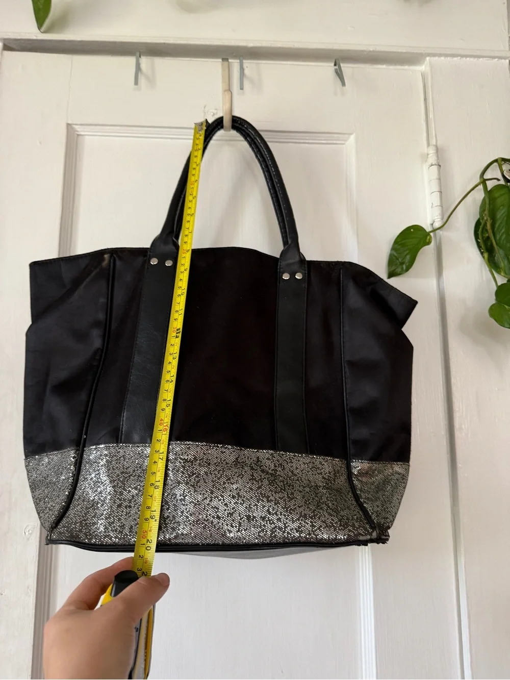 N/A spacious black